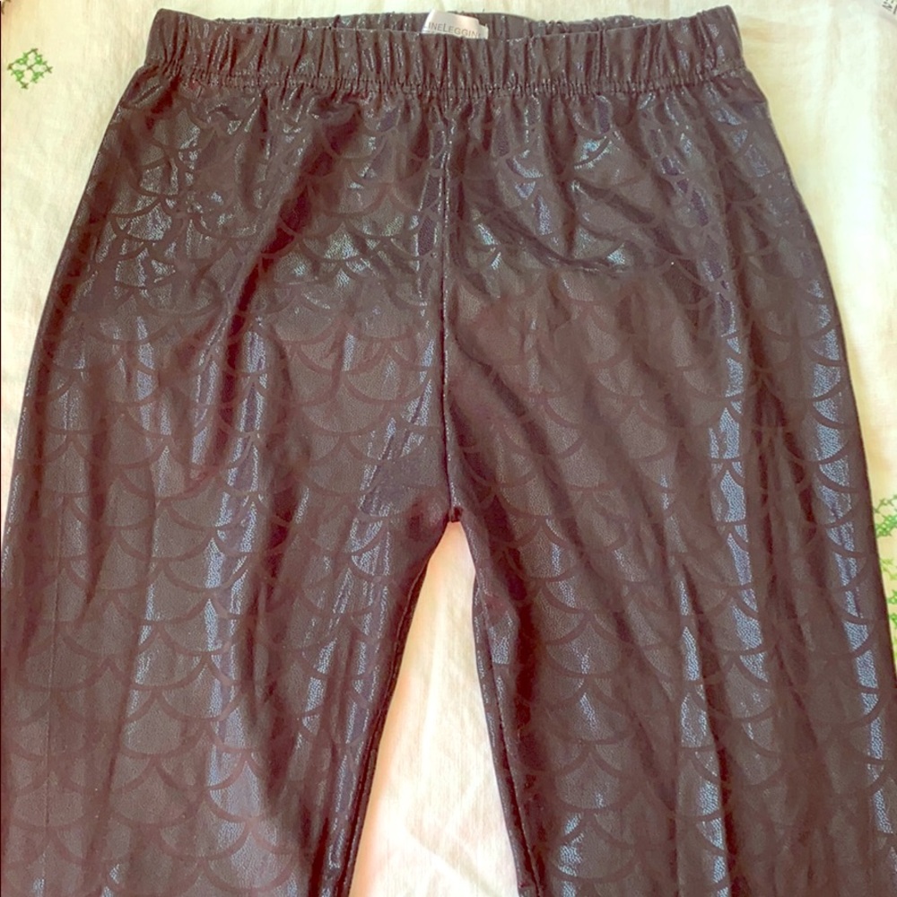 LAST CHANCE Online legging store Black mermaid scales legging